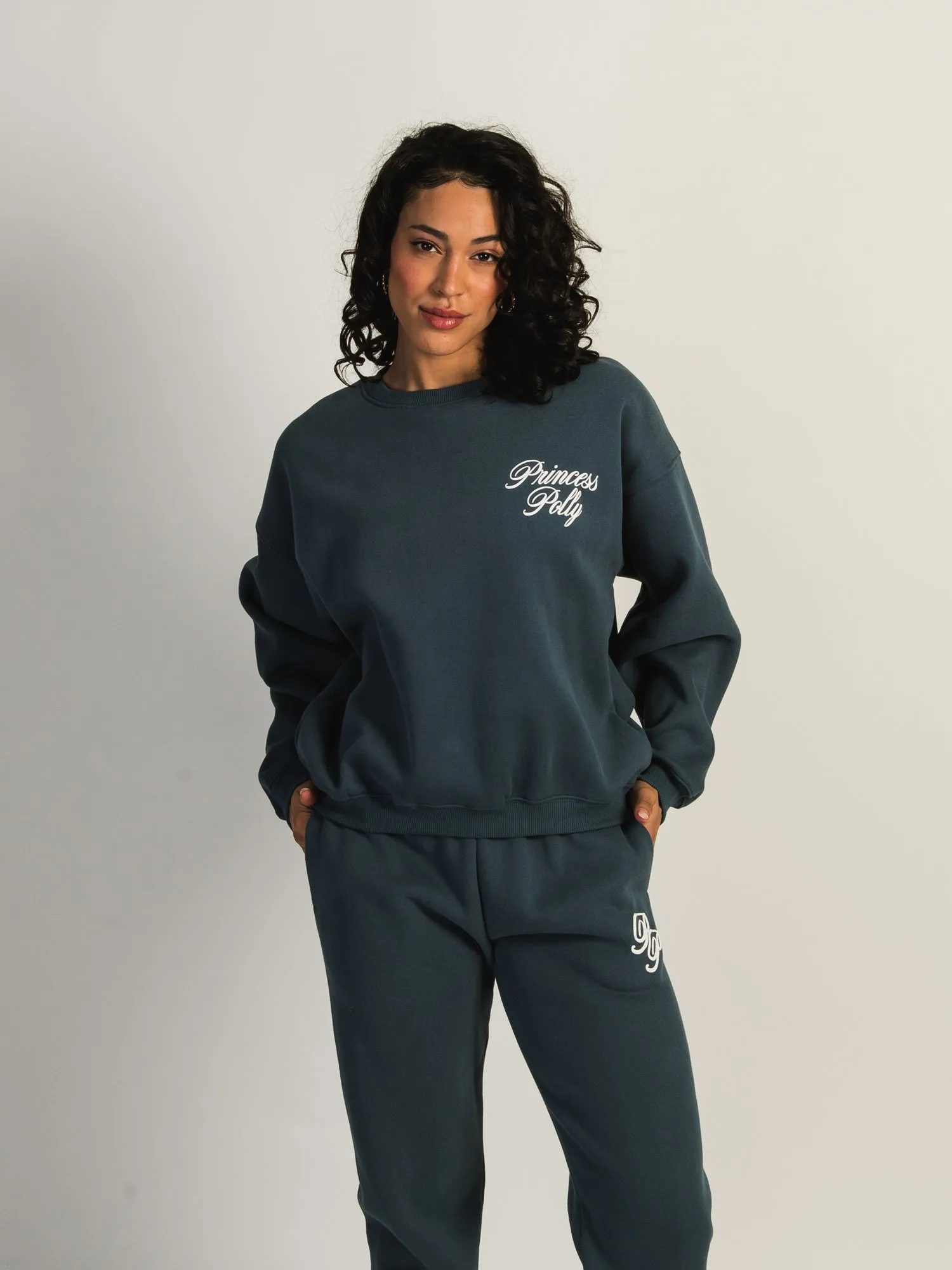 PRINCESS POLLY CURSIVE CREWNECK